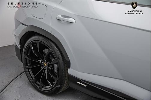 2024 Lamborghini Urus S