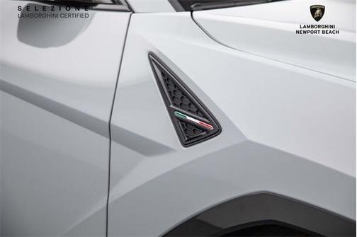 2024 Lamborghini Urus S