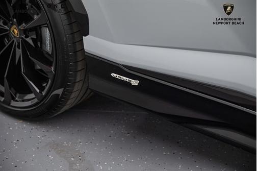 2024 Lamborghini Urus S