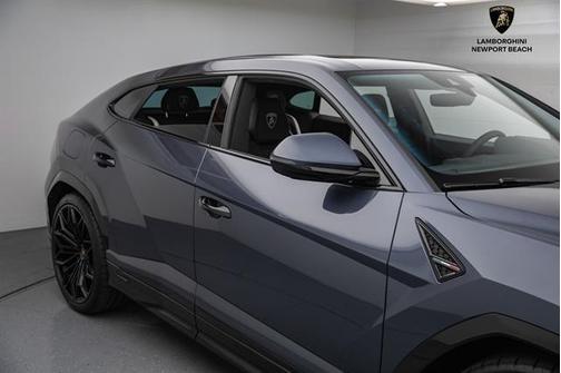 2025 Lamborghini Urus SE