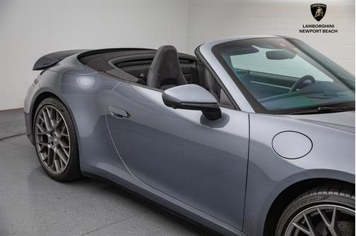 2025 Porsche 911 Carrera