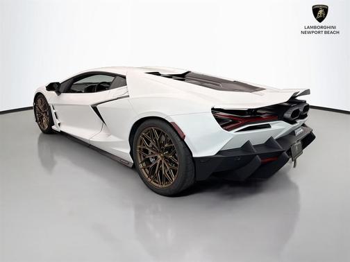 Matte White 2024 Lamborghini Revuelto Base