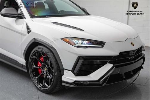 2023 Lamborghini Urus Performante