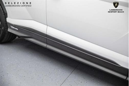 2023 Lamborghini Urus Performante