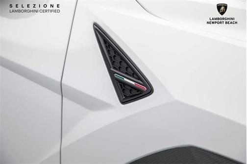 2023 Lamborghini Urus Performante