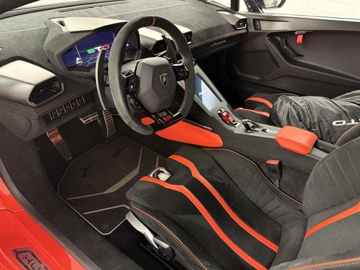 2022 Lamborghini Huracan STO Coupe