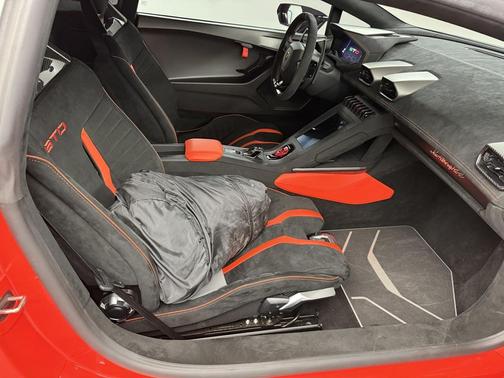 2022 Lamborghini Huracan STO Coupe