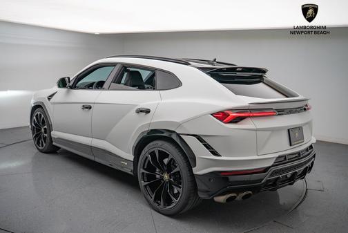 2024 Lamborghini Urus S