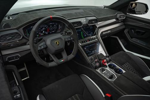 2024 Lamborghini Urus Performante