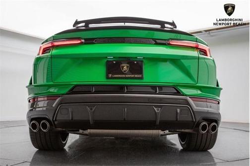 2023 Lamborghini Urus Performante