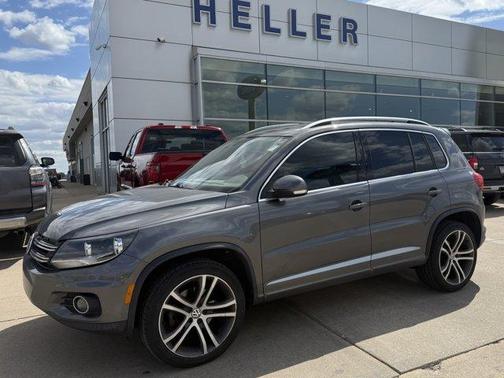 Pepper 2016 Volkswagen Tiguan R-Line