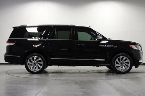 2024 Lincoln Navigator L Black Label
