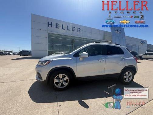 Silver Ice Metallic 2019 Chevrolet Trax LT