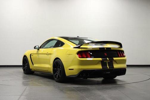 2017 Ford Shelby GT350 Base