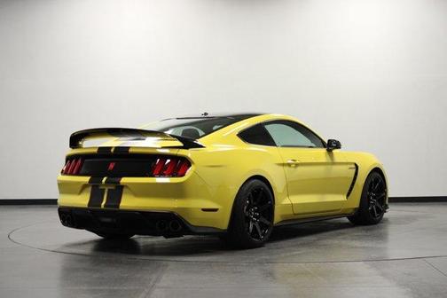 2017 Ford Shelby GT350 Base