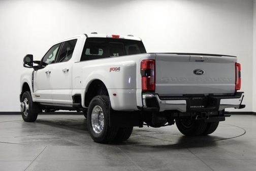 Star White 2026 Ford F-350 Lariat Super Duty