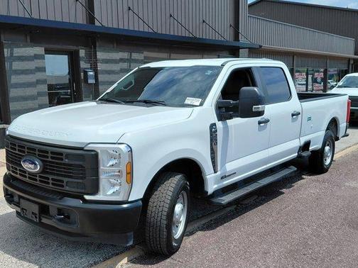 Oxford White 2024 Ford F-250 XL