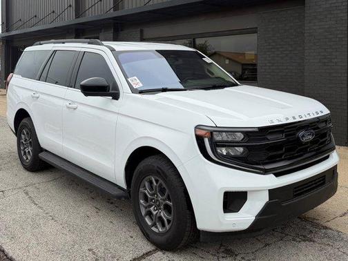 Oxford White 2025 Ford Expedition Active