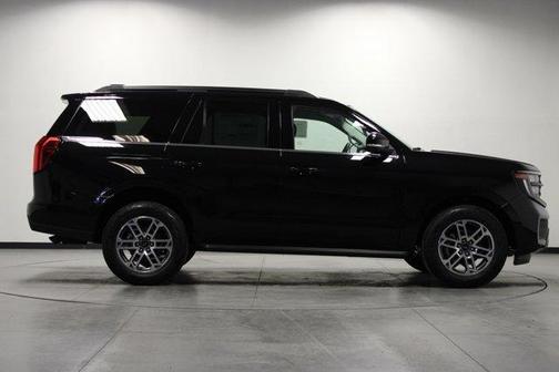 Agate Black Metallic 2026 Ford Expedition Active