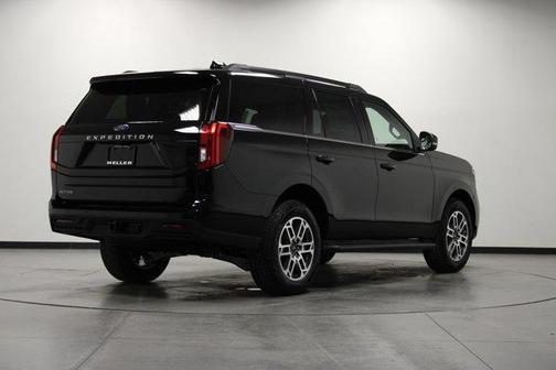 Agate Black Metallic 2026 Ford Expedition Active