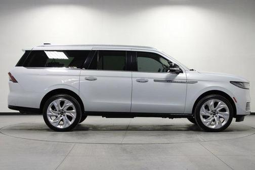 2025 Lincoln Navigator L Reserve