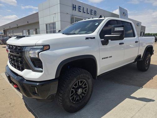 Summit White 2025 Chevrolet Silverado 2500 ZR2