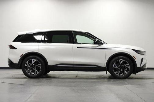 White Platinum Clearcoat Metallic 2025 Lincoln Nautilus Premiere