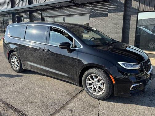 2024 Chrysler Pacifica Touring-L