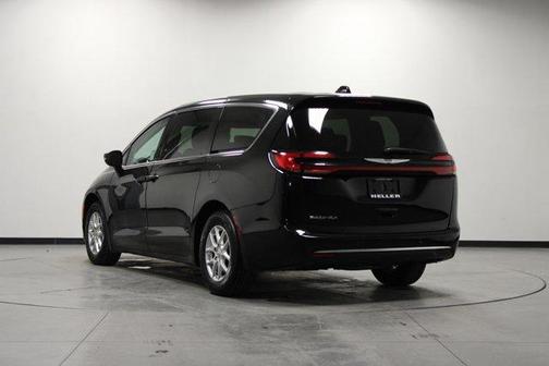 2024 Chrysler Pacifica Touring-L