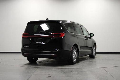 2024 Chrysler Pacifica Touring-L