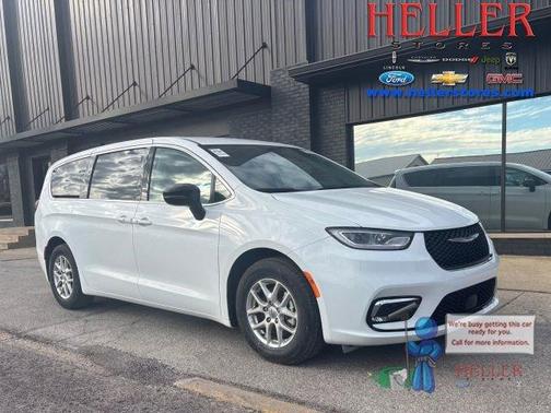 2024 Chrysler Pacifica Touring-L