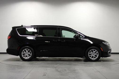 2024 Chrysler Pacifica Touring-L