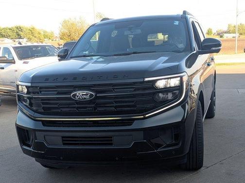 Agate Black Metallic 2026 Ford Expedition Platinum