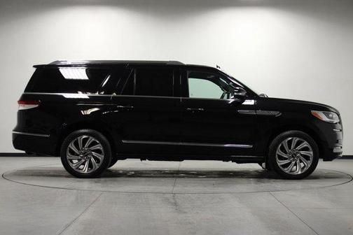 2023 Lincoln Navigator L Standard