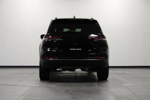 Diamond Black 2025 Jeep Grand Cherokee Limited