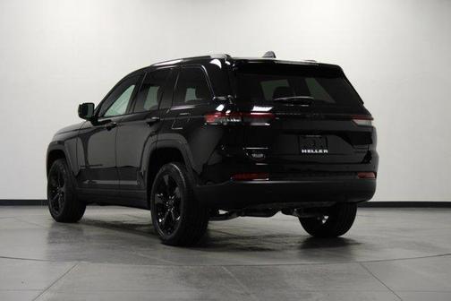 Diamond Black 2025 Jeep Grand Cherokee Limited