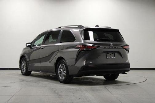 2022 Toyota Sienna XLE
