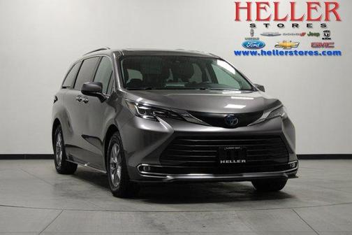 2022 Toyota Sienna XLE