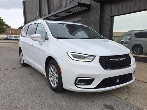 2022 Chrysler Pacifica Touring-L
