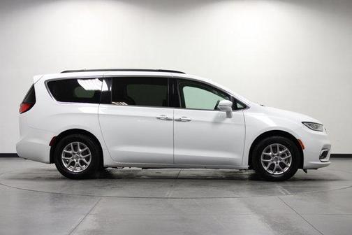 2022 Chrysler Pacifica Touring-L