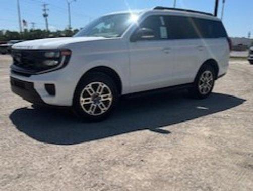 Star White 2026 Ford Expedition Active