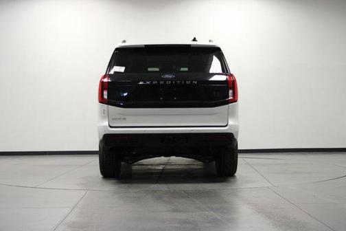 Star White 2026 Ford Expedition Active