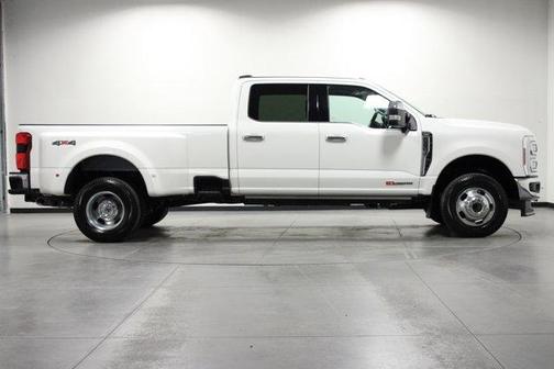 2024 Ford F-350 Lariat Super Duty