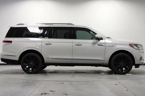 2024 Lincoln Navigator L Reserve