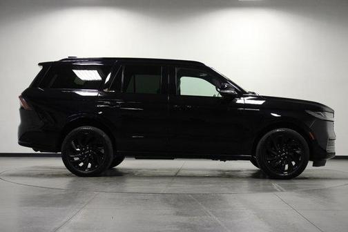 Black Metallic 2025 Lincoln Navigator Reserve