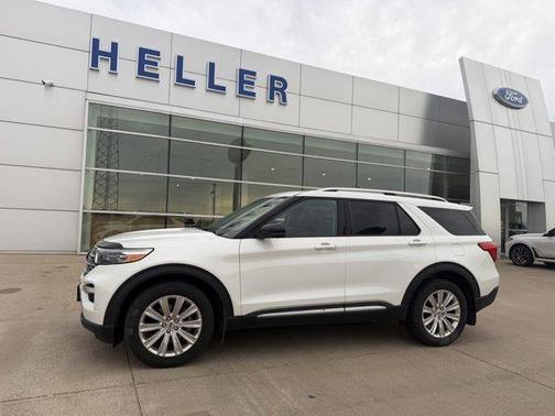 White Metallic 2022 Ford Explorer Limited