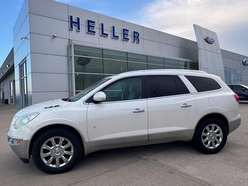 White Diamond Clearcoat 2011 Buick Enclave CXL