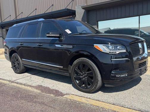 Black Metallic 2022 Lincoln Navigator L Reserve