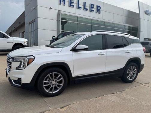 White Frost Tri-Coat 2022 GMC Terrain SLT