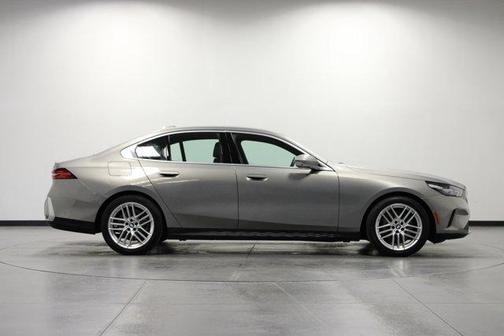 2024 BMW 530 i xDrive